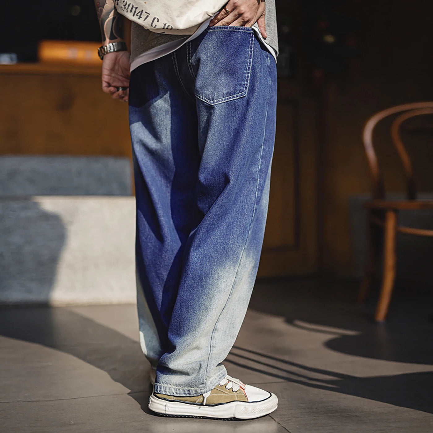 Maden Men's Washed Gradient Blue Jeans Cleanfit Straight-Leg Twill Denim Pants Zip Fly Casual Trousers for Spring Autumn
