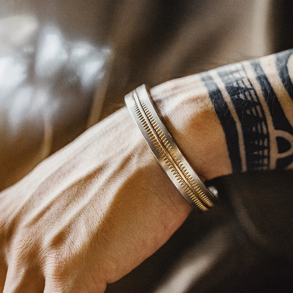 Maden New Vintage Navajo Cuff Bracelet Unisex Open-Ended White Copper Hand Letter Jewelry Versatile Accessory for Fashion